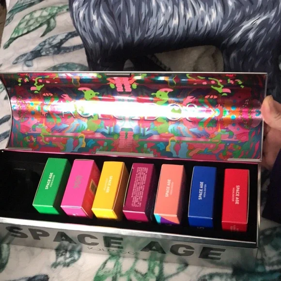 Kaleidos Highlighter Tin/Holder
